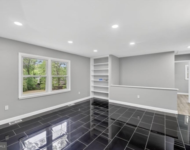 3604 Halloway N - Photo Thumbnail 21