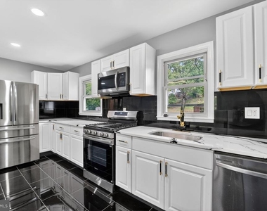 3604 Halloway N - Photo Thumbnail 16