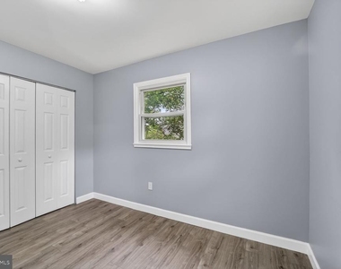 3604 Halloway N - Photo Thumbnail 12