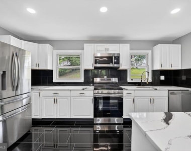 3604 Halloway N - Photo Thumbnail 19