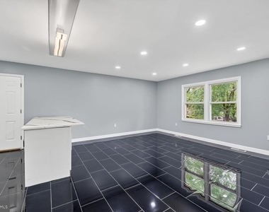 3604 Halloway N - Photo Thumbnail 14