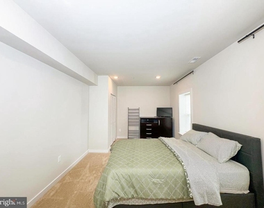 6717 Glenhurst Drive - Photo Thumbnail 9