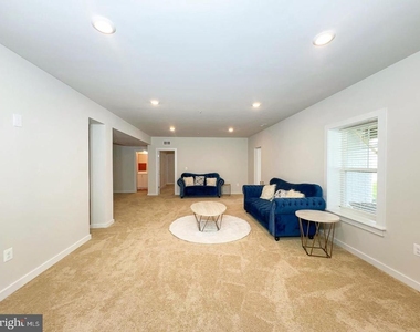 6717 Glenhurst Drive - Photo Thumbnail 7
