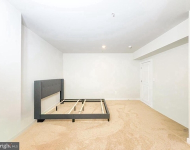 6717 Glenhurst Drive - Photo Thumbnail 6