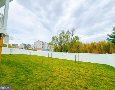 6717 Glenhurst Drive - Photo Thumbnail 15
