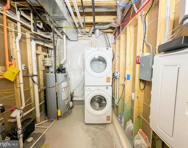 6717 Glenhurst Drive - Photo Thumbnail 16