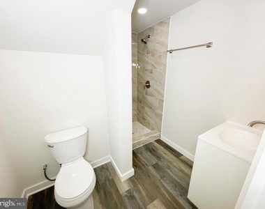 6717 Glenhurst Drive - Photo Thumbnail 3