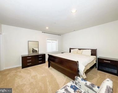 6717 Glenhurst Drive - Photo Thumbnail 11