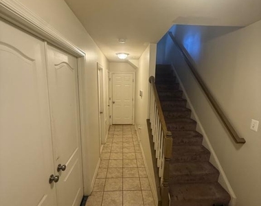 1608 Wesbourne Drive - Photo Thumbnail 5