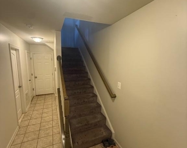 1608 Wesbourne Drive - Photo Thumbnail 6