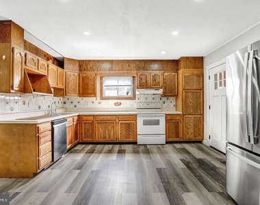 6226 20th Avenue - Photo Thumbnail 6