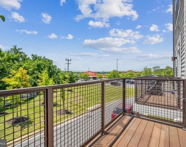6102 Chronicle Street - Photo Thumbnail 11