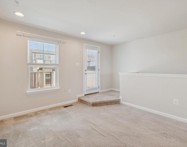 6102 Chronicle Street - Photo Thumbnail 17