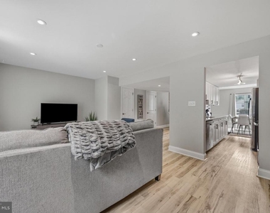 7110 Marbury Court - Photo Thumbnail 15