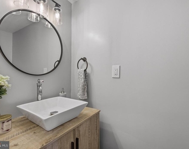 7110 Marbury Court - Photo Thumbnail 13