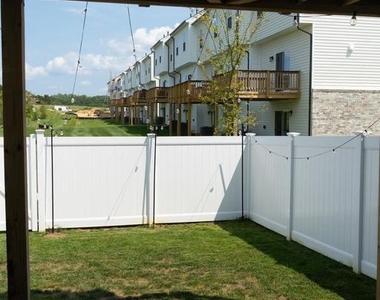 16642 Green Glade Dr - Photo Thumbnail 4