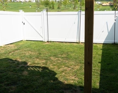 16642 Green Glade Dr - Photo Thumbnail 3