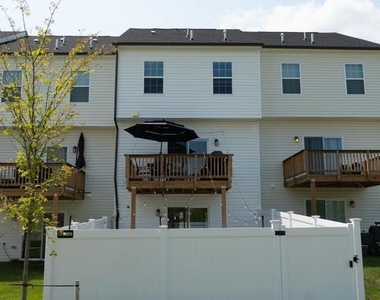 16642 Green Glade Dr - Photo Thumbnail 5