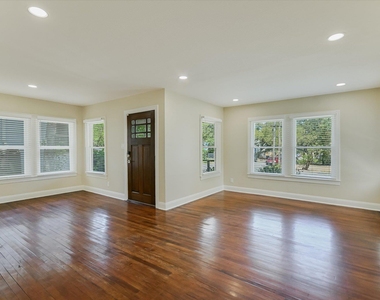 1001 E 39th St - Photo Thumbnail 4