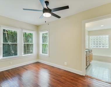 1001 E 39th St - Photo Thumbnail 10