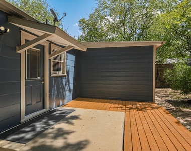 1001 E 39th St - Photo Thumbnail 16