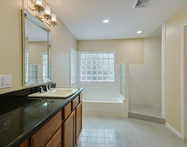 1001 E 39th St - Photo Thumbnail 11