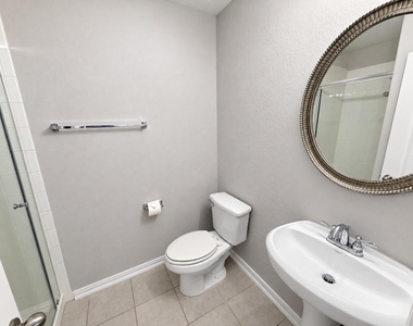 6050 Malta Cir - Photo Thumbnail 14