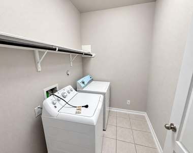 6050 Malta Cir - Photo Thumbnail 16