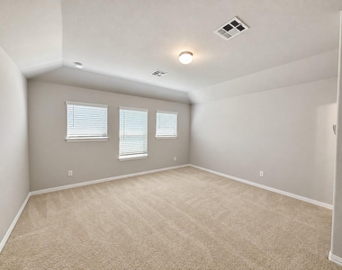 6050 Malta Cir - Photo Thumbnail 19