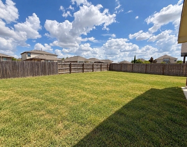 6050 Malta Cir - Photo Thumbnail 21