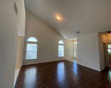3830 Castle Rock Cv - Photo Thumbnail 3