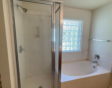 3830 Castle Rock Cv - Photo Thumbnail 19