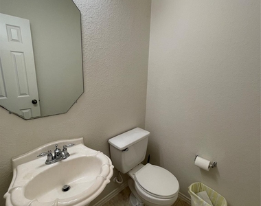 3830 Castle Rock Cv - Photo Thumbnail 21