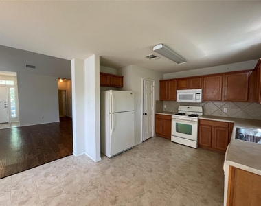 3830 Castle Rock Cv - Photo Thumbnail 11