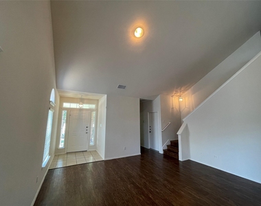 3830 Castle Rock Cv - Photo Thumbnail 2