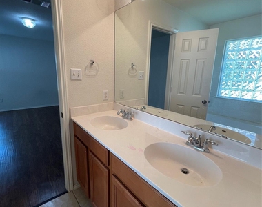 3830 Castle Rock Cv - Photo Thumbnail 18