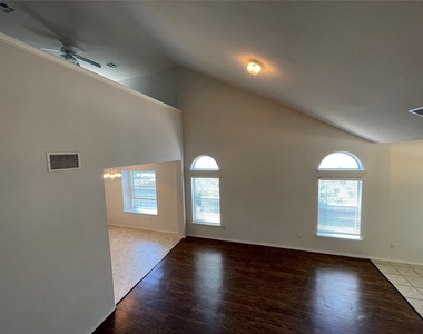 3830 Castle Rock Cv - Photo Thumbnail 4