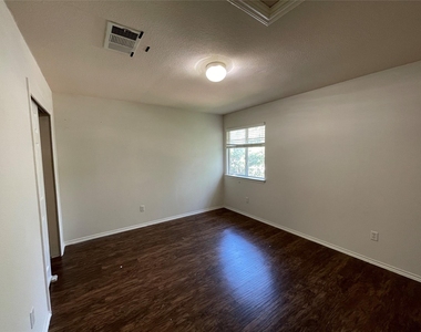 3830 Castle Rock Cv - Photo Thumbnail 25