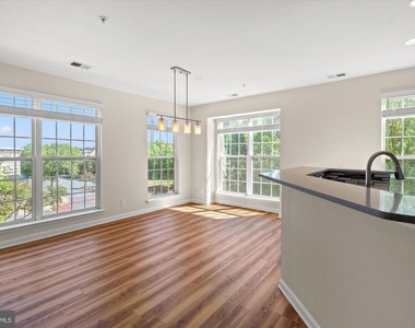 220 Fallsgrove Boulevard - Photo Thumbnail 6