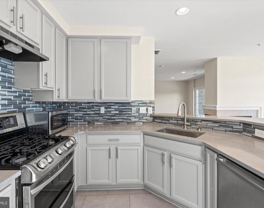 220 Fallsgrove Boulevard - Photo Thumbnail 9