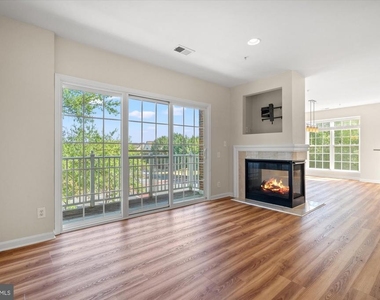 220 Fallsgrove Boulevard - Photo Thumbnail 2
