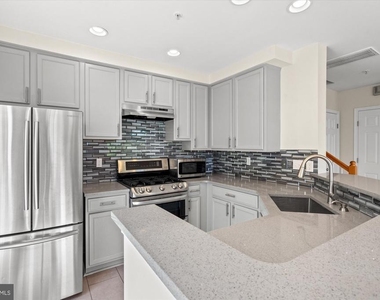 220 Fallsgrove Boulevard - Photo Thumbnail 10