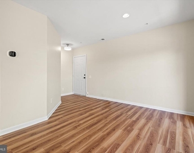 220 Fallsgrove Boulevard - Photo Thumbnail 3