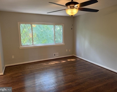 13100 Cabinwood Dr - Photo Thumbnail 9