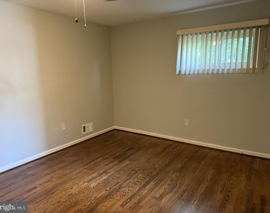 13100 Cabinwood Dr - Photo Thumbnail 16