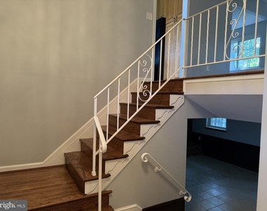 13100 Cabinwood Dr - Photo Thumbnail 2