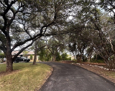 1302 Ridgecrest Dr - Photo Thumbnail 3