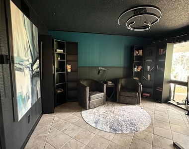 1302 Ridgecrest Dr - Photo Thumbnail 14