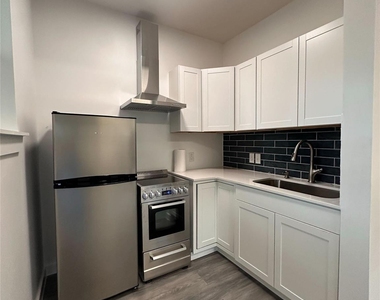 1302 Ridgecrest Dr - Photo Thumbnail 7