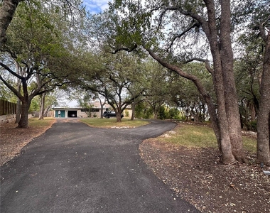 1302 Ridgecrest Dr - Photo Thumbnail 4